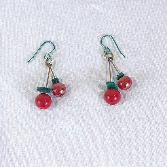 ❤️ Vintage Dangle Cherry / Apple Earrings - Picture 1 of 1